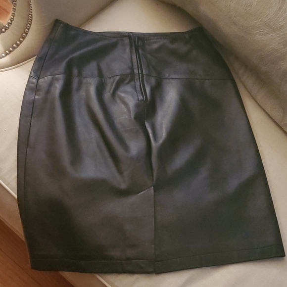 Gorgeous real leather black mini skirt - Picture 3 of 6